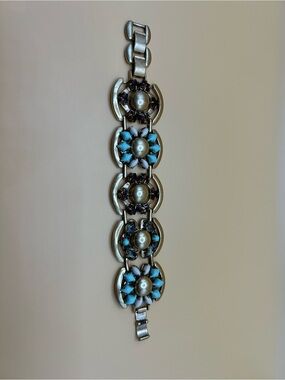 Stella and Dot Turquoise Flower Cluster Bracelet - Gold Tone